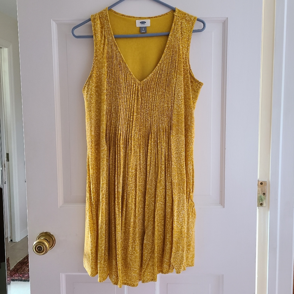 Sleeveless Pleated Woven V-neck Mini Dress S